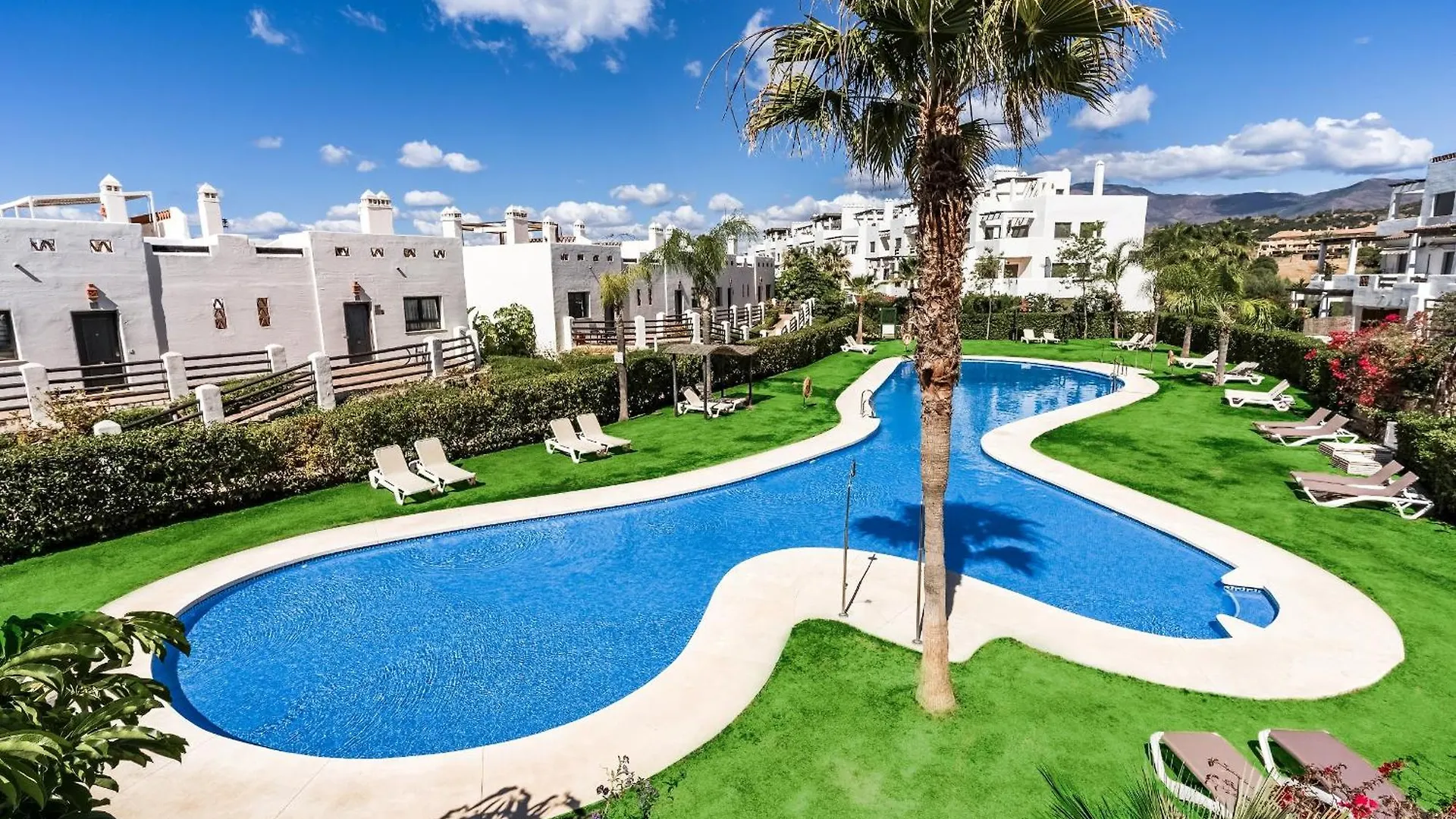 Sunset Golf Resort - With Pool And Parking Estepona 0*,
